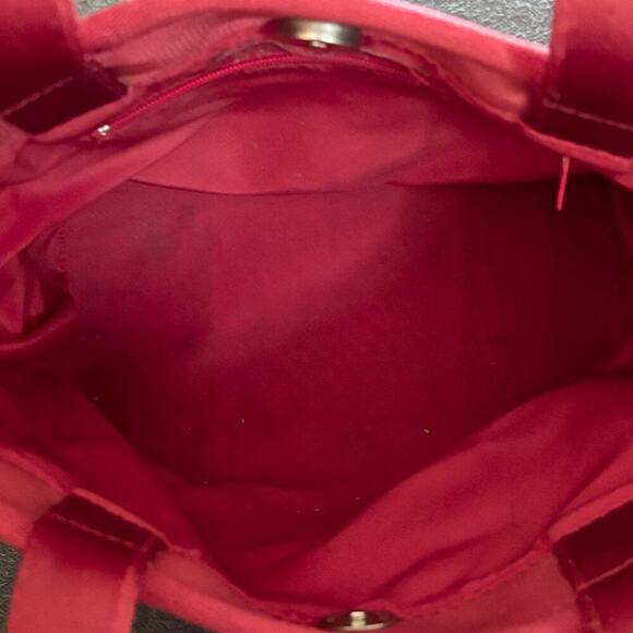 HARVEYS Seatbelt Bag Top Handle Small Tote Purse in Cherry Red - Picture 6 of 9